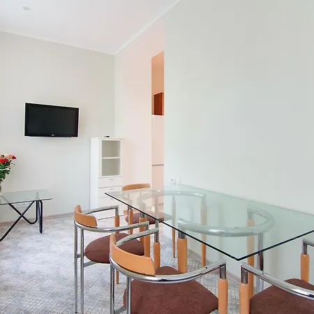 On St. Rishelievskaya 7 Odesa