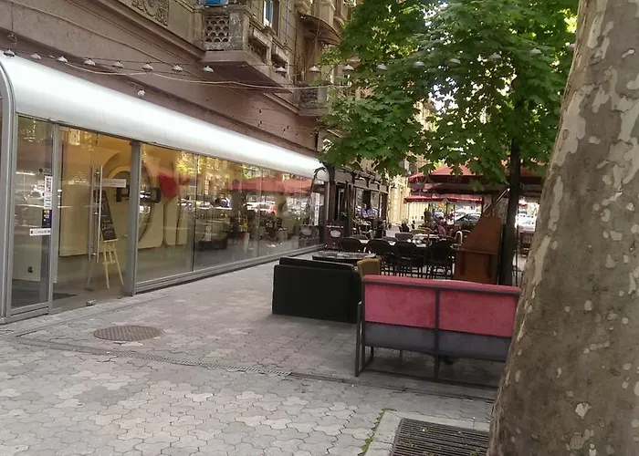 On St. Rishelievskaya 7