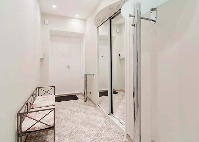 On St. Rishelievskaya 7 * Odesa